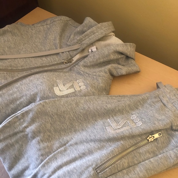 Shane Justin Tracksuit - Picture 2 of 7